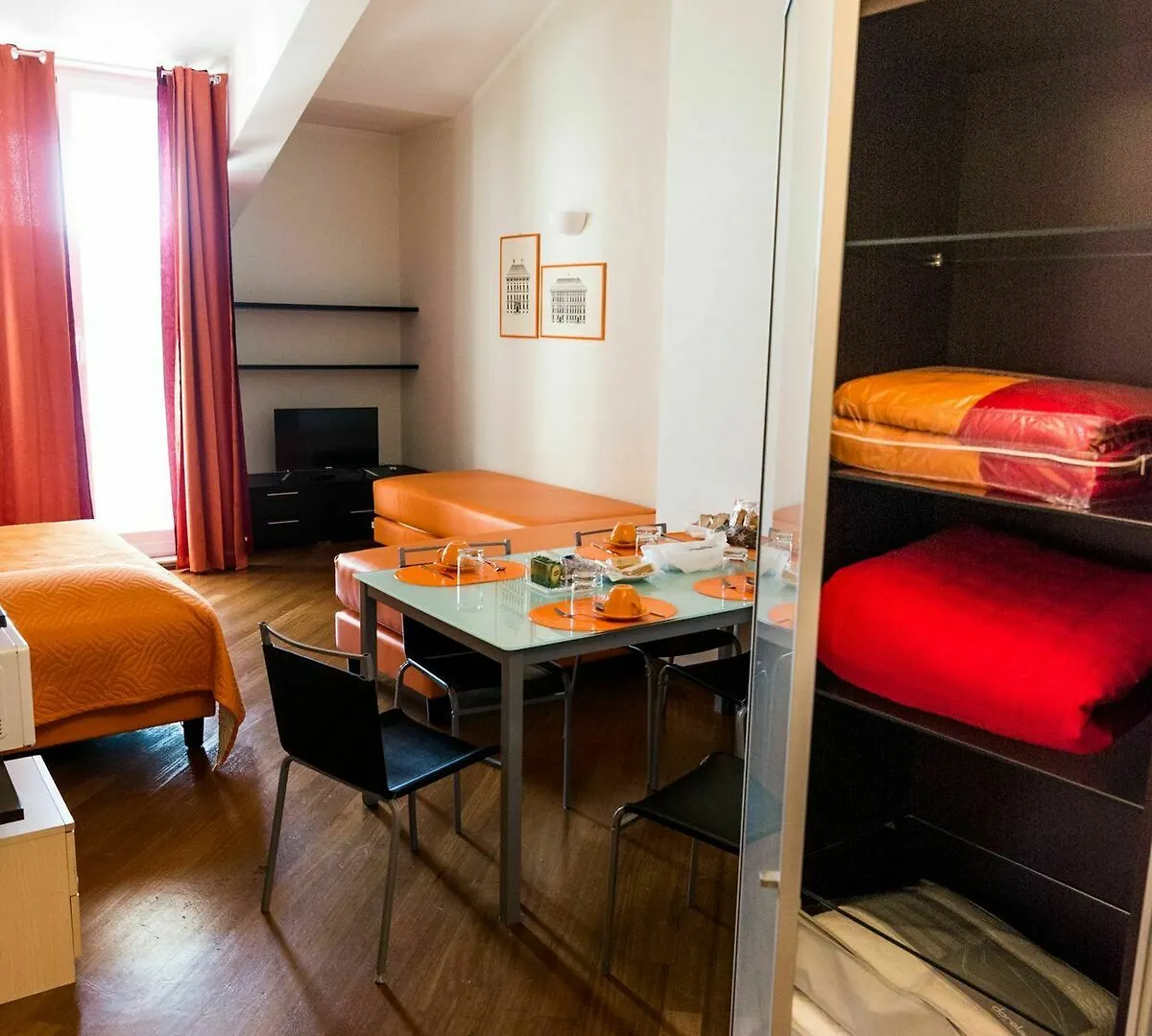 Apart-Hotel Dell'Acquario Genoa 0*,  Italy