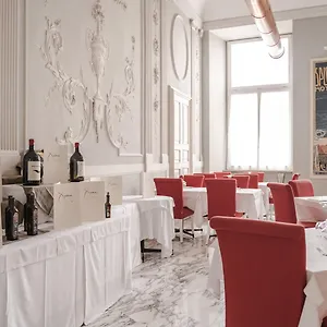 4* Hotel De